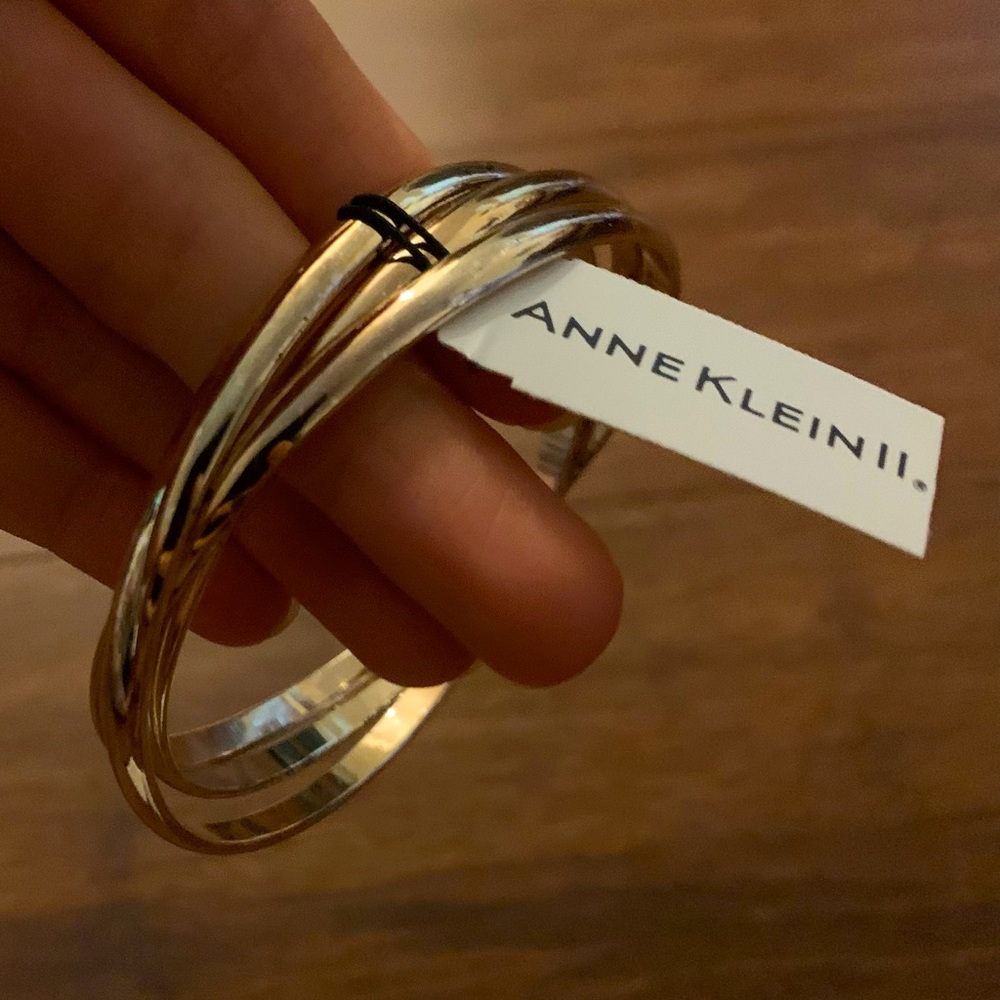 🌟FREE🌟 NWT Vintage Anne Klein Smooth Gold Triple Interlocking Bangle Bracelet